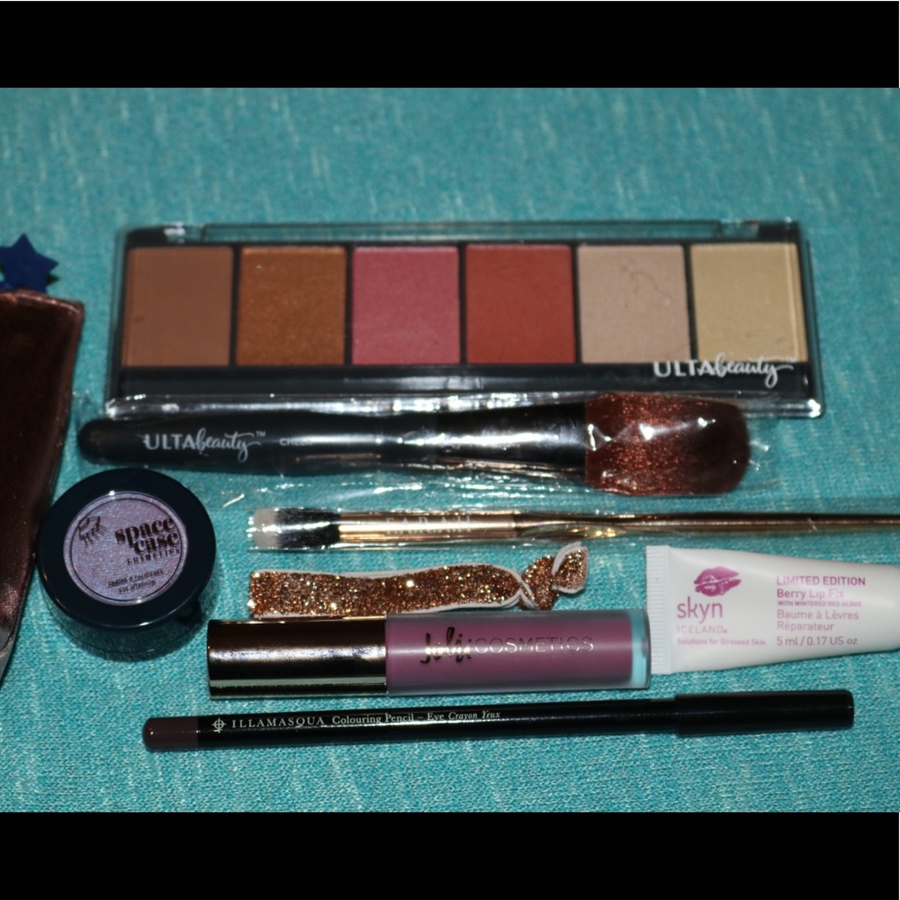 Makeup bundle!
